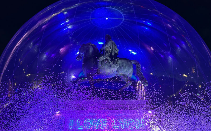 La place Bellecour durant La Fête des Lumières à Lyon