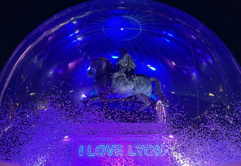 La place Bellecour durant La Fête des Lumières à Lyon